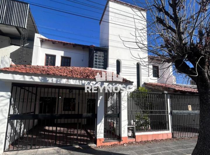 Casa · 498m² · 6 Ambientes · 1 Cochera