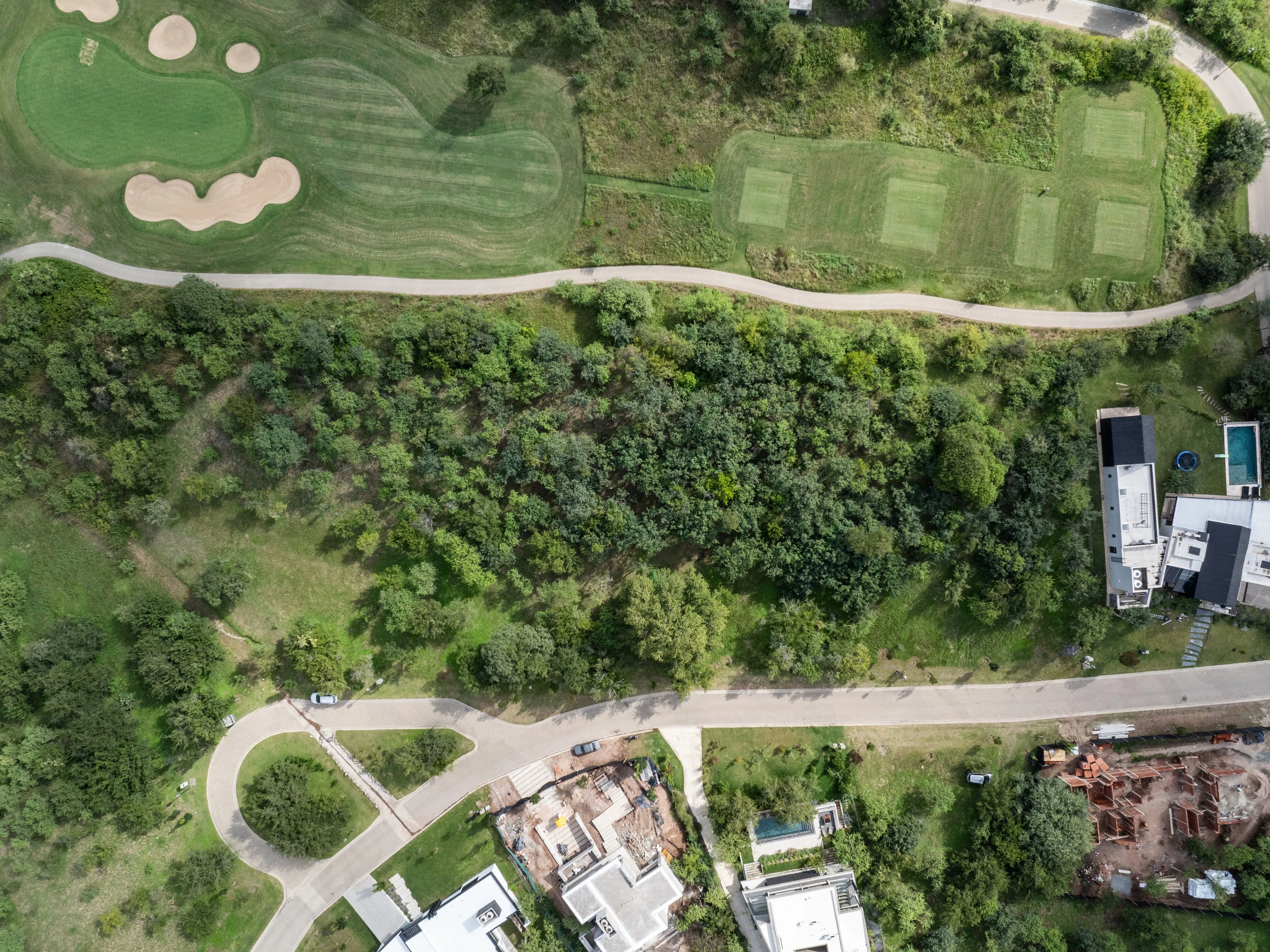 Lote en venta | 1.432 m² | Fondo golf | Mendiolaza