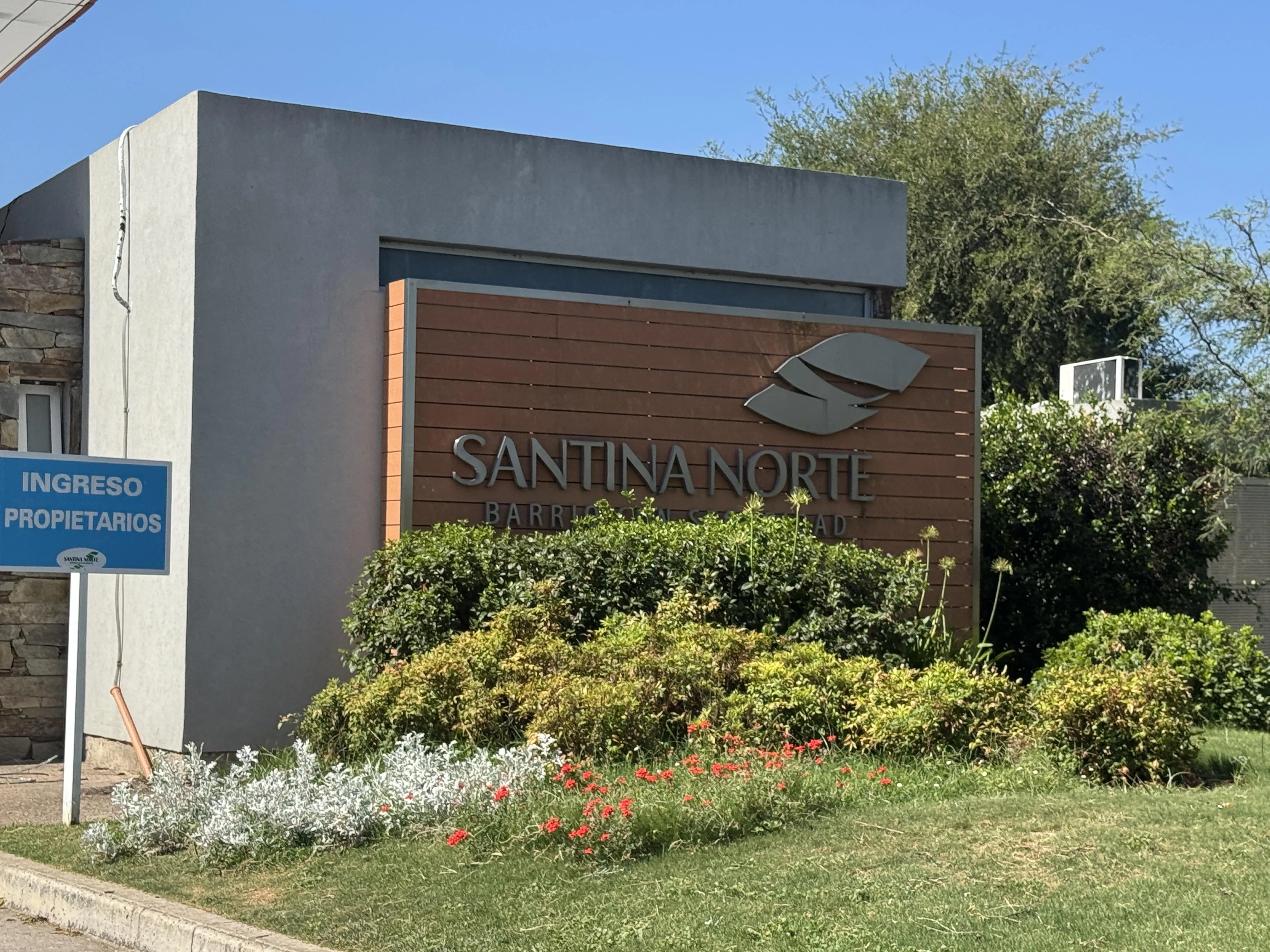 Lotes terrenos en Santina Norte Valle Escondido para construir o invertir