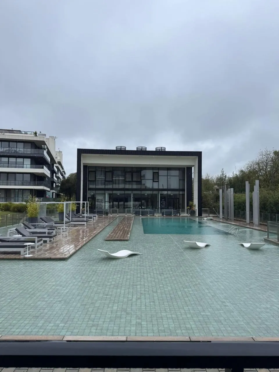 DEPARTAMENTO  EN VENTA DE 3 DORMITORIOS PB EN GREENPARK