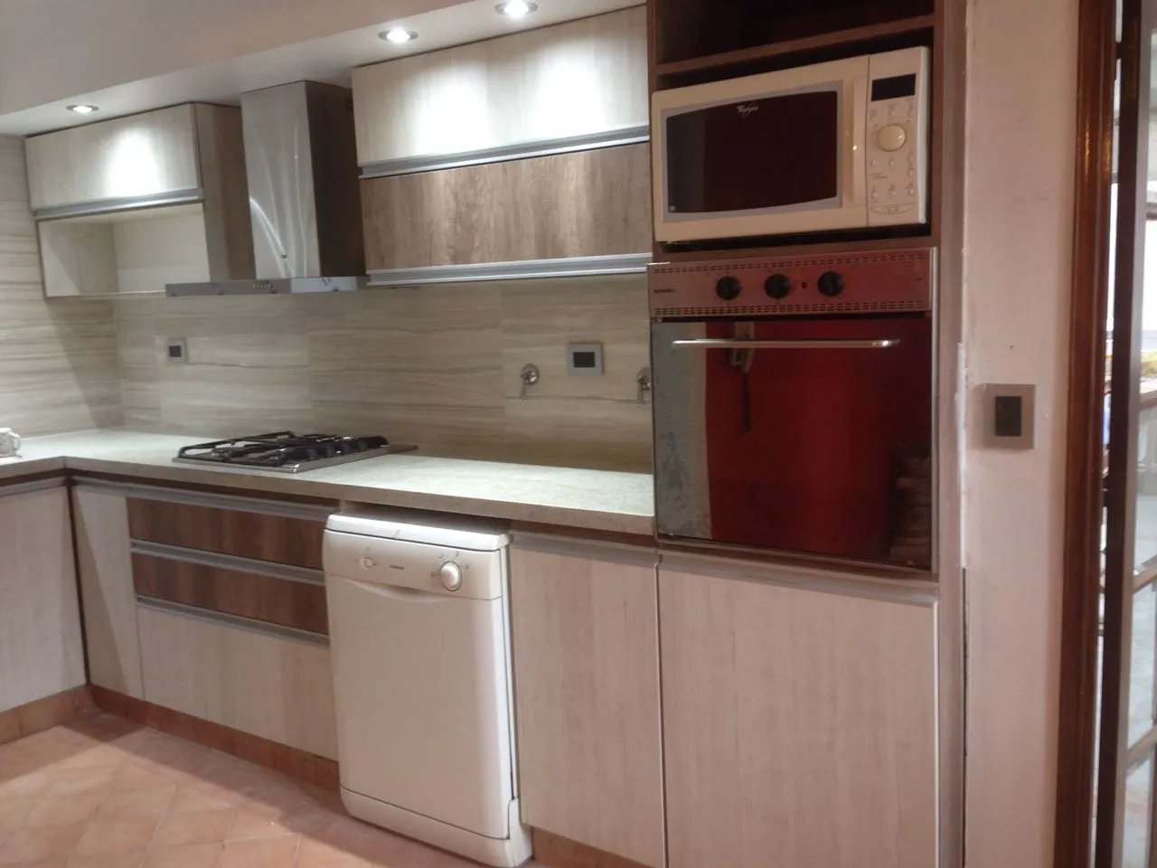 VENTA - GRAN PISO EXCLUSIVO SOBRE AV. PELLEGRINI CON IMPRESIONANTE BALCON