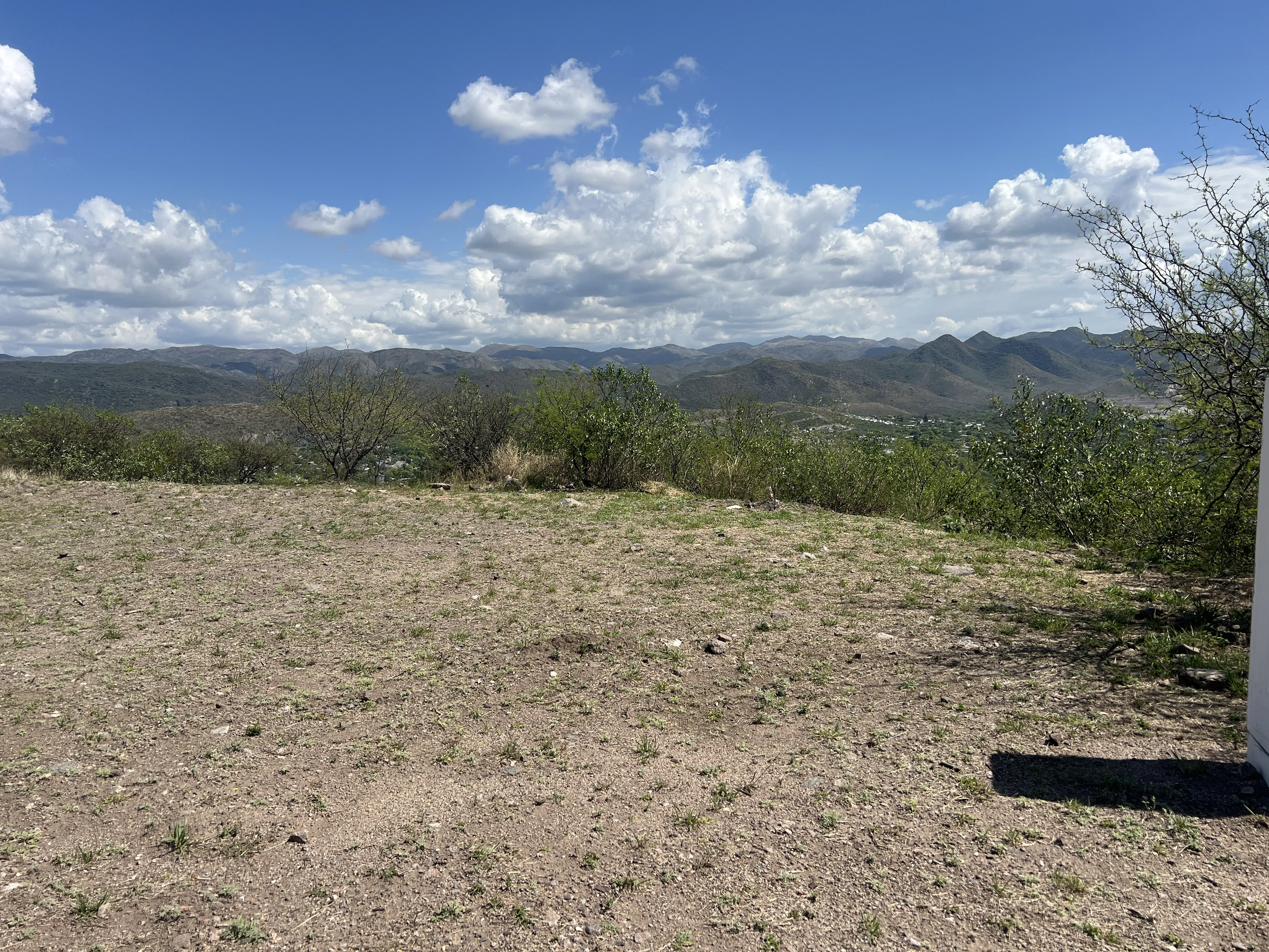 Lotes con vistas dominantes en Vistas de la Deseada – La Calera