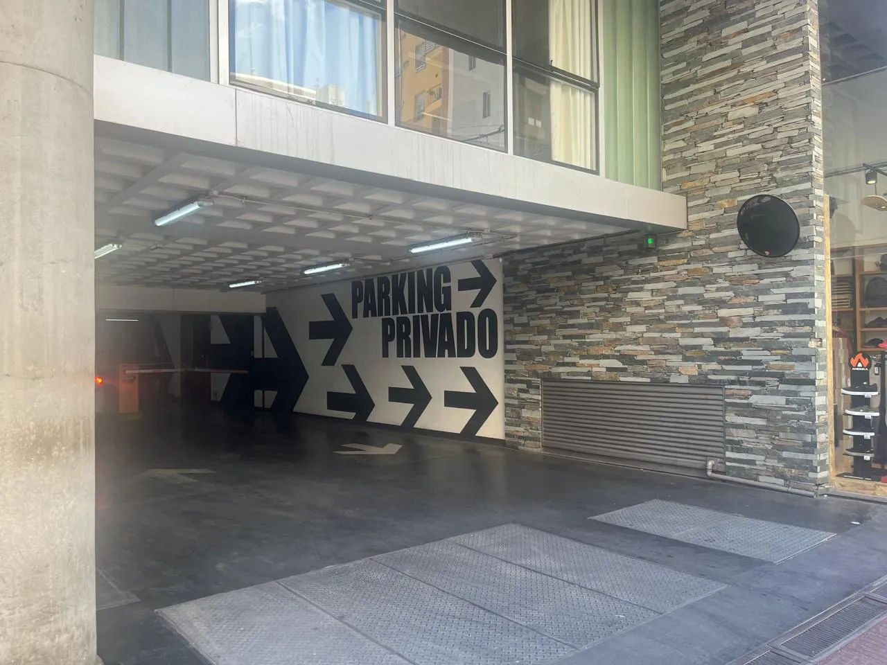 SE VENDEN DOS COCHERAS EN BELGRANO 144 OLMOS SUITES