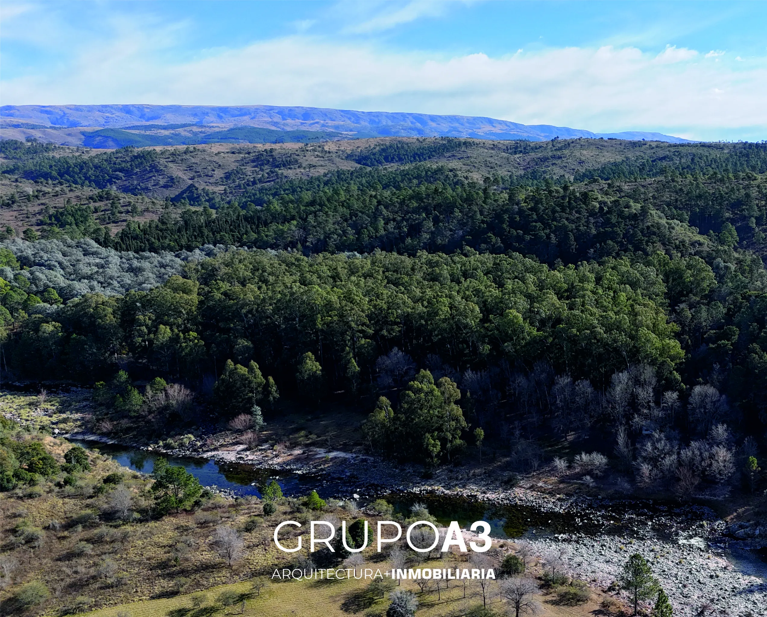Se vende espectacular fracción con salida costa sobre el Río Los Espinillos, 801