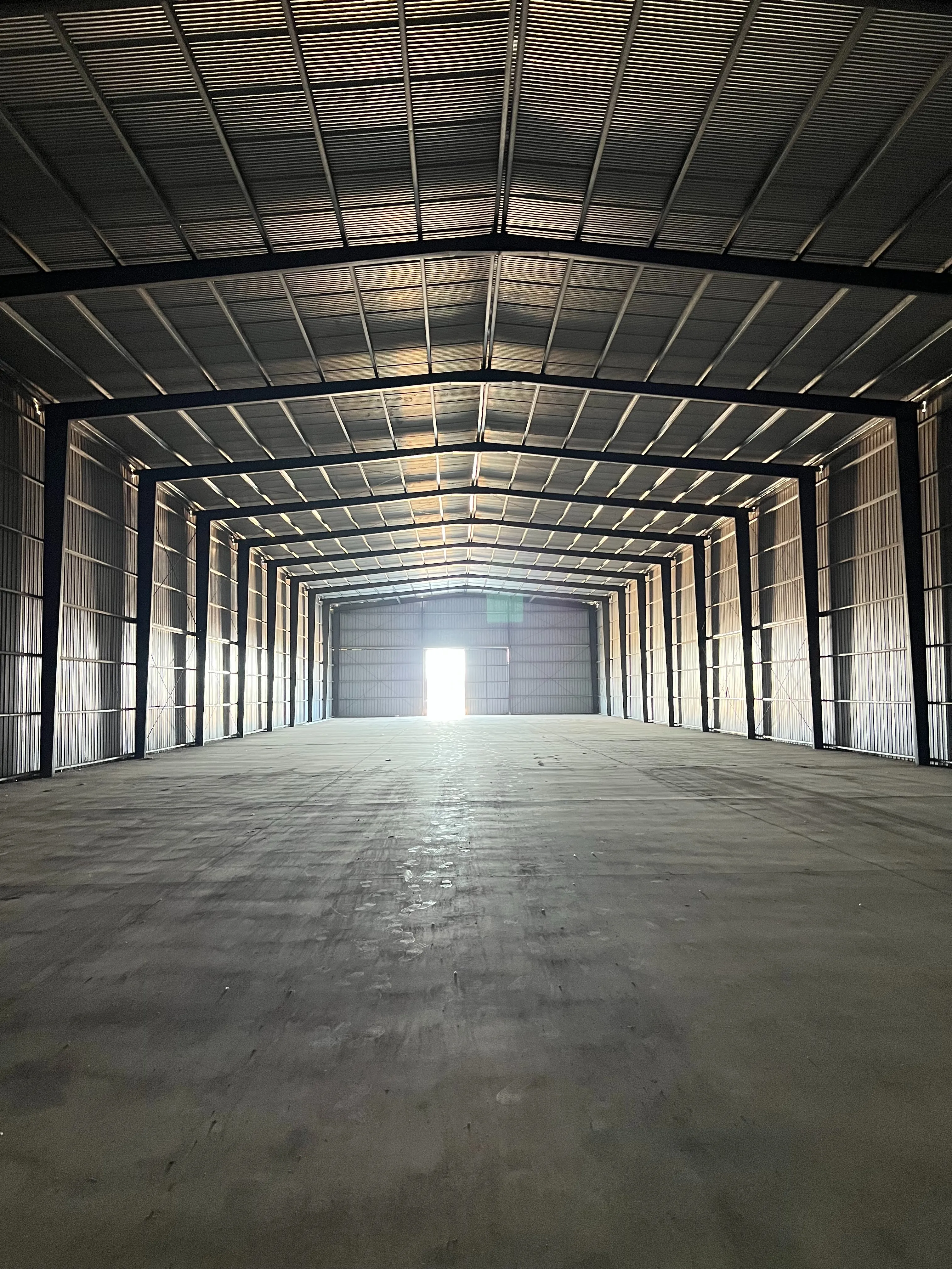 GRAN GALPÓN 1500 M2 - POLO INDUSTRIAL 52 - VENTA - SE ACEPTAN CANJES O PERMUTAS