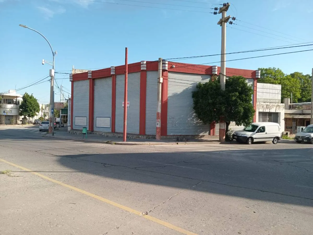 GRAN LOCAL COMERCIAL EN BV. LOS GRANADEROS