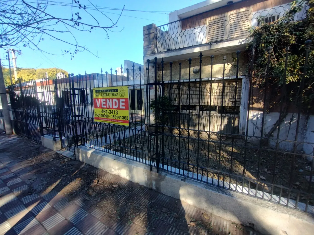 Amplia casa en Zona Sur - 3 Dorm y 4 Cocheras