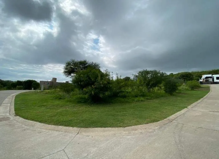 LOTE EN VENTA - COLINAS DE LA DESEADA