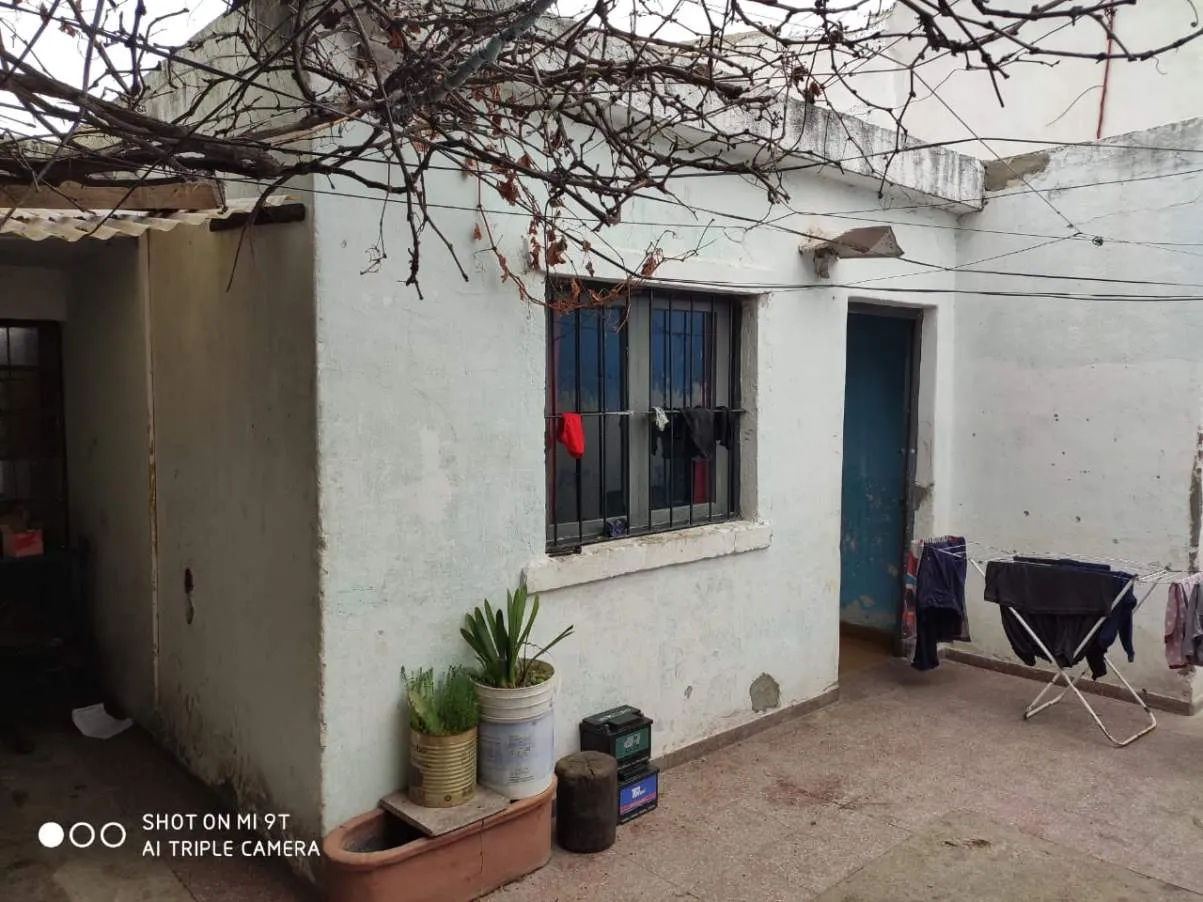 CASA INTERNA DE 3 DORMITORIOS EN BARRIO HIPOLITO IRIGOYEN