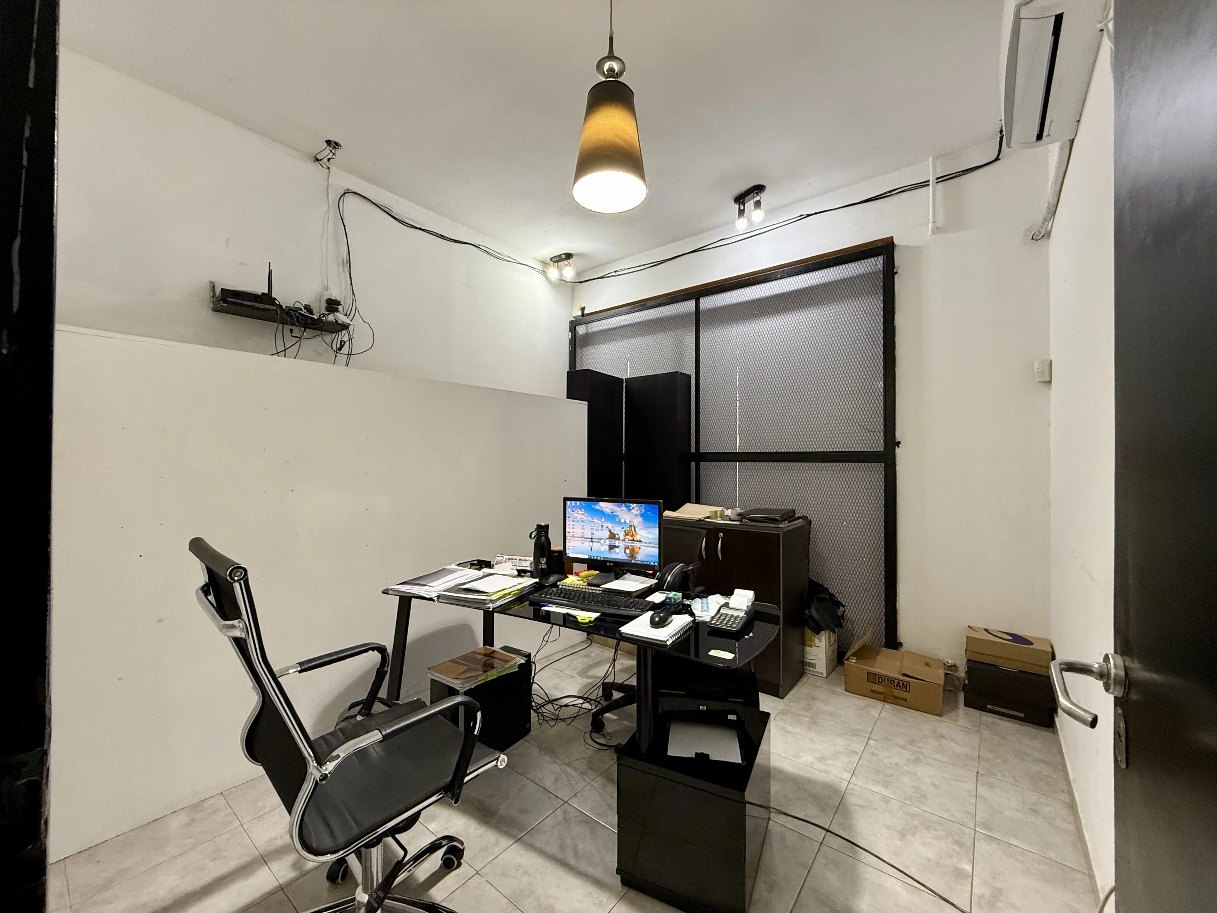 Oficinas/depósito en venta en zona sur con fácil acceso a circunvalación.