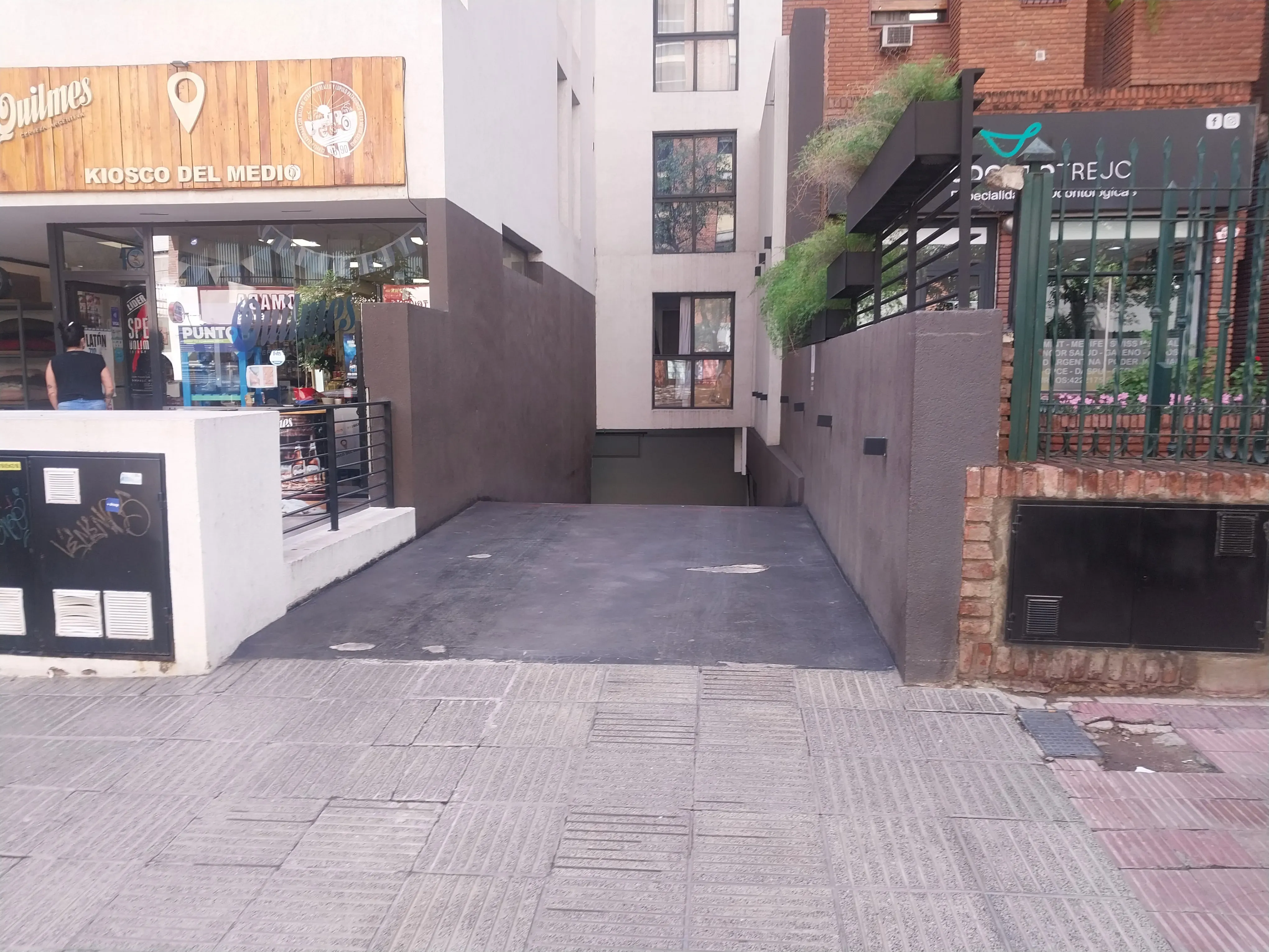 Cocheras en liquidación! Edificio Berdea