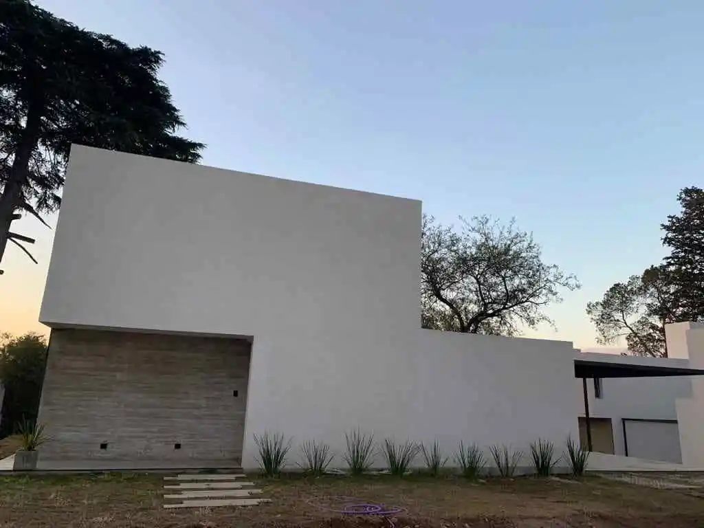 LA CAROLINA VILLAGE
