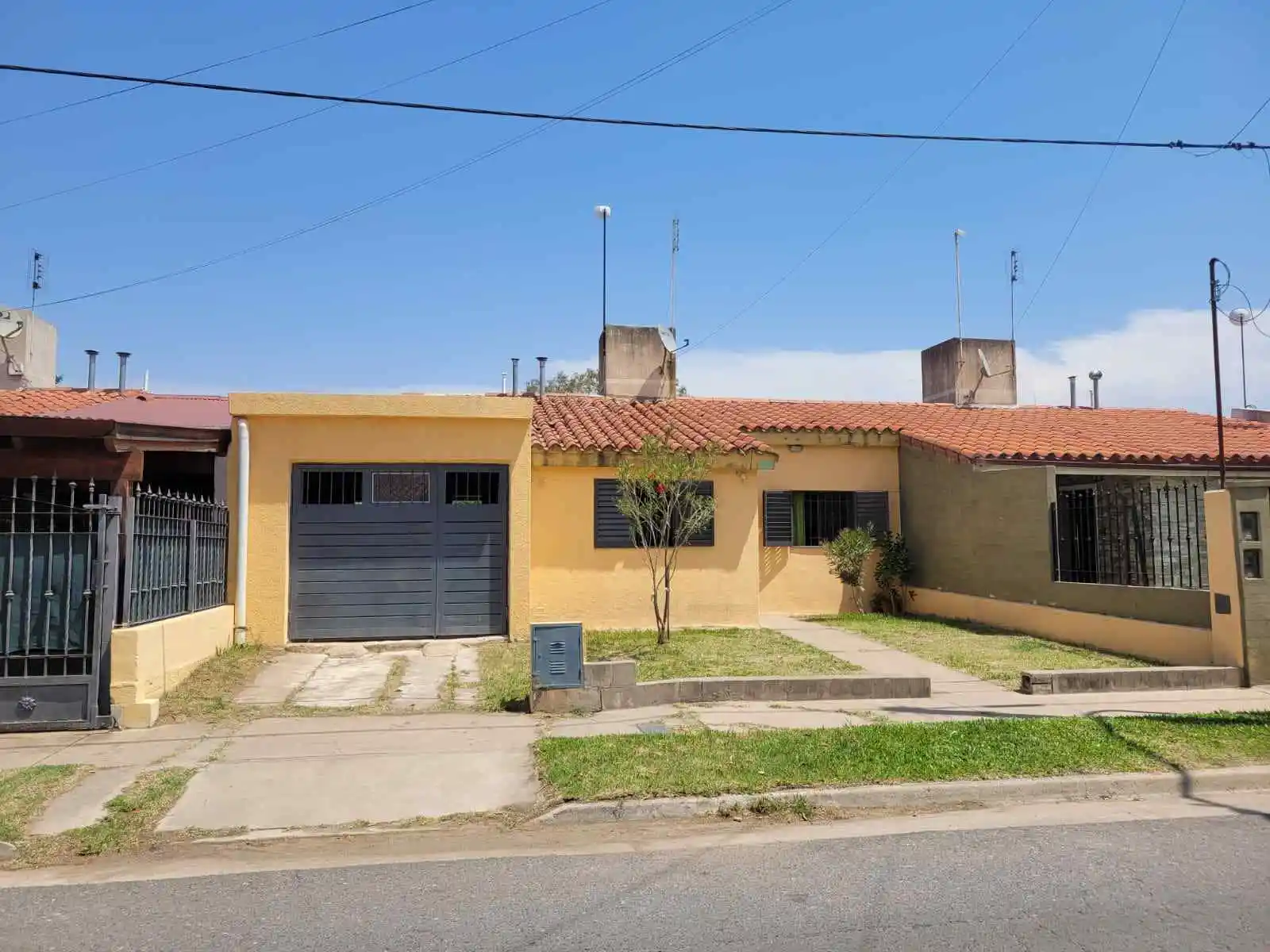 VILLA POSSE: IMPECABLE 2 DORMITORIOS CON AMPLIO JARDÍN ✨
