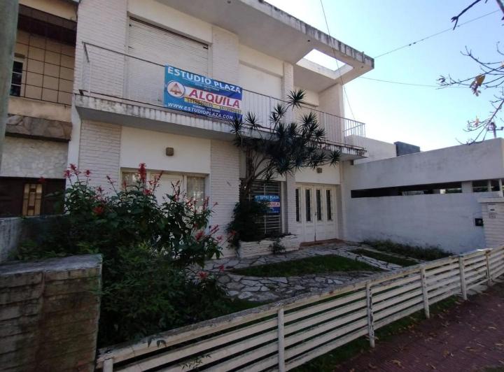 Casa · 195m² · 4 Ambientes · 1 Cochera