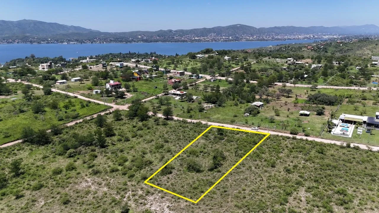 Oportunidad Lote en Parque Siquiman de 1875 m² Cerca del Lago San Roque
