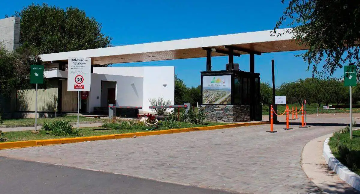TU PRÓXIMO PROYECTO EN UN ENTORNO RESIDENCIAL EXCLUSIVO - 450M2 EN VILLA CATALIN...