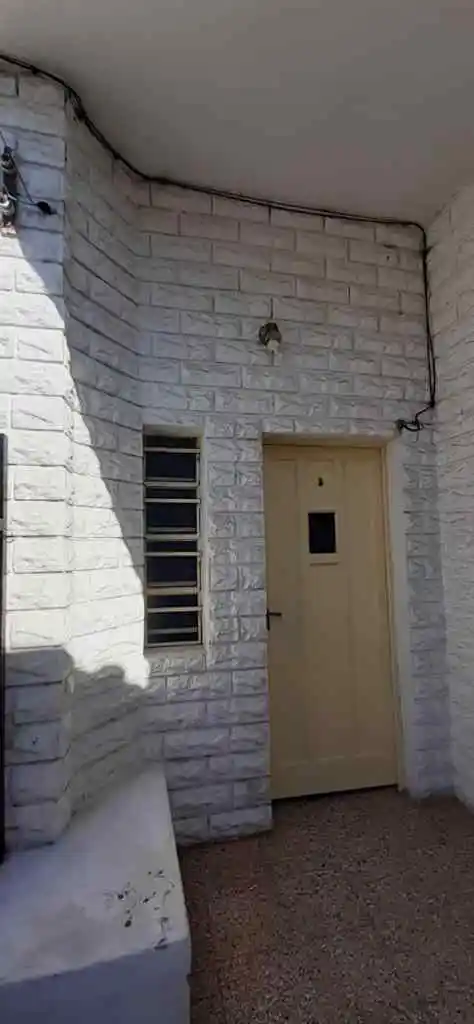 Bº PUEYRREDON, E. Loza. a 1 cuadra de Av Patria, 2 dorm, casa interna - GP