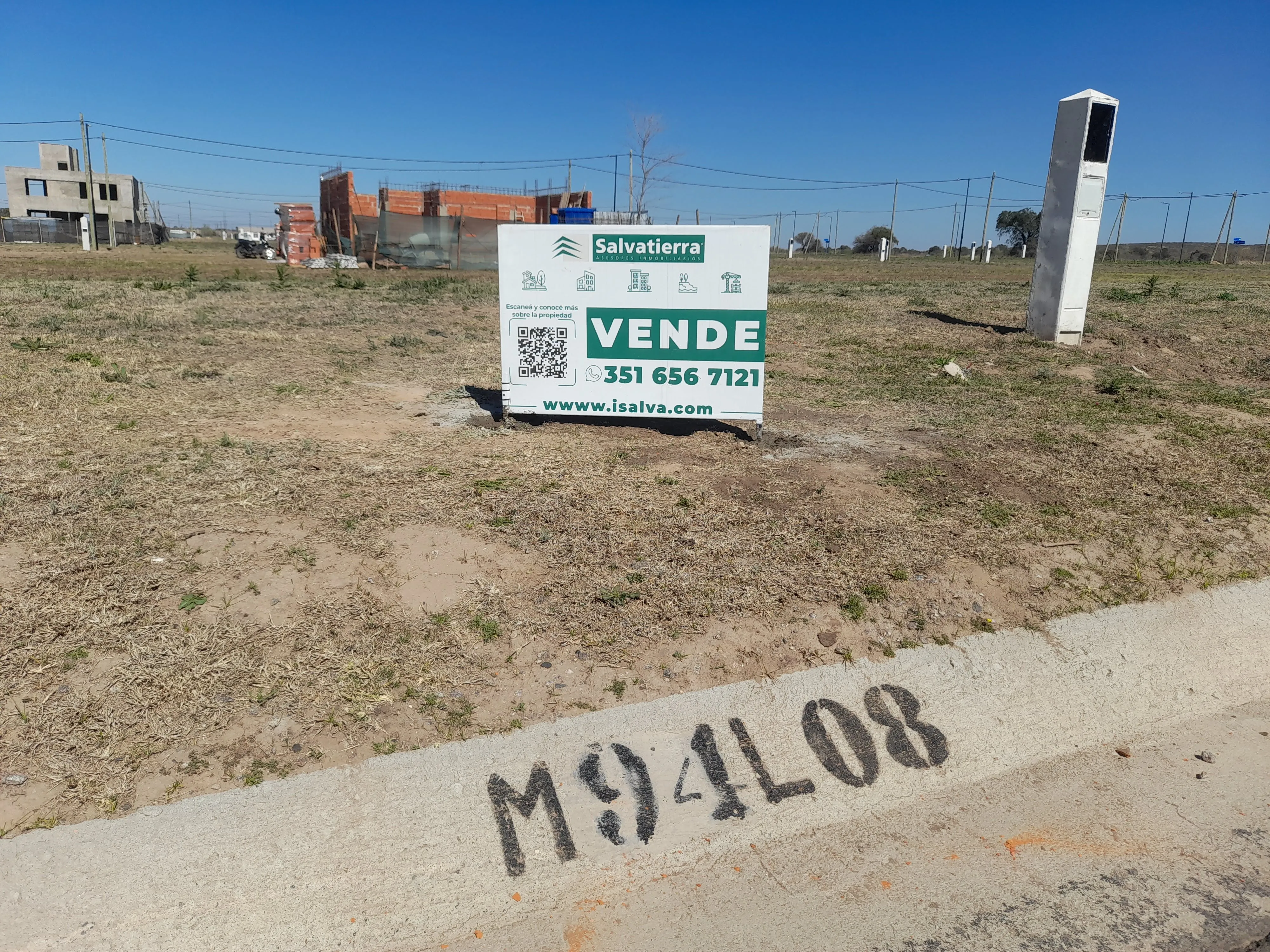 SALVATIERRA VENDE-DOCTA CENTRAL-250M-RESIDENCIAL-POSESION INMEDIATA