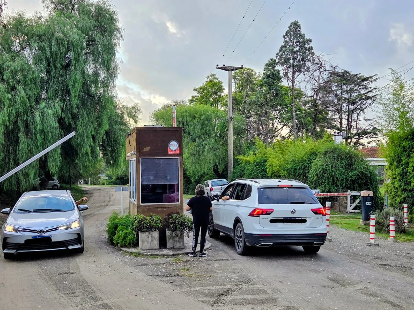 Alquilo Casa en el B° cerrado Quinta de Los Nores de 4 Dormitorios -gran parque