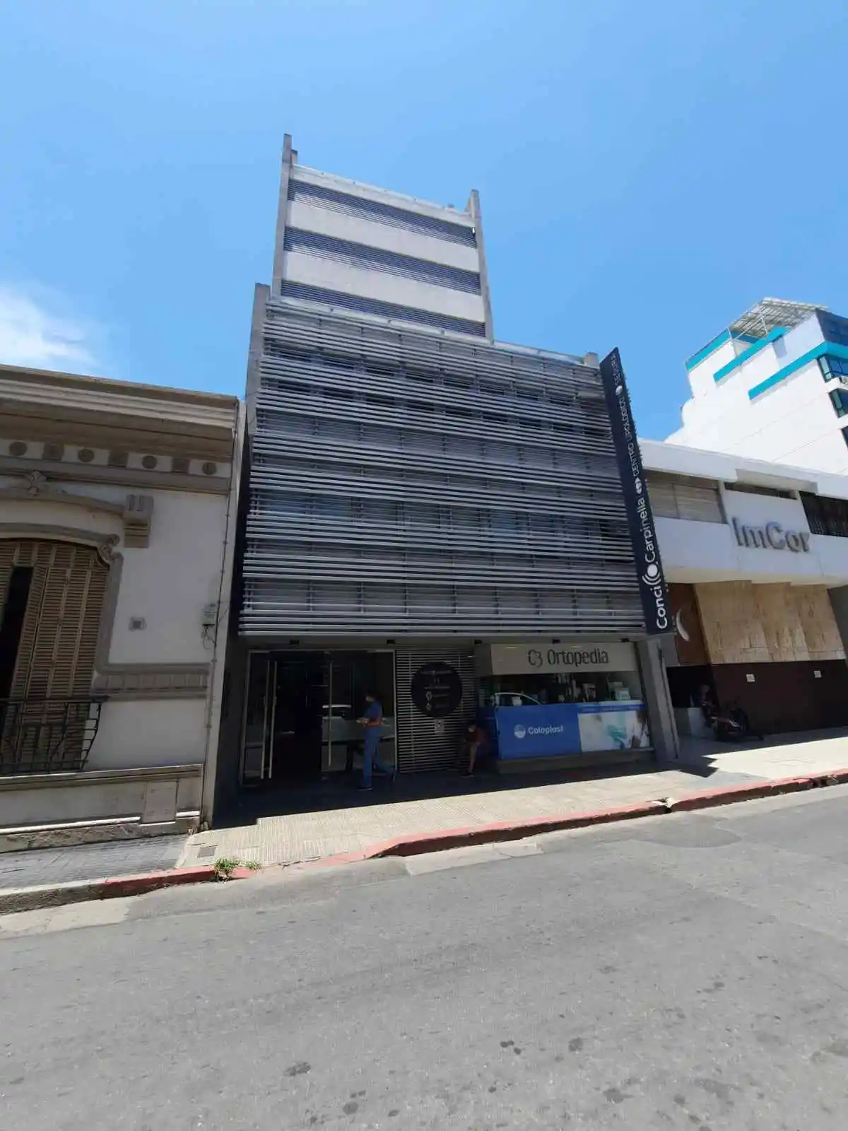 VENDO OFICINA CENTRICA LA MEJOR RENTABILIDAD EN DOLARES DEL MERCADO OPORTUNIDAD