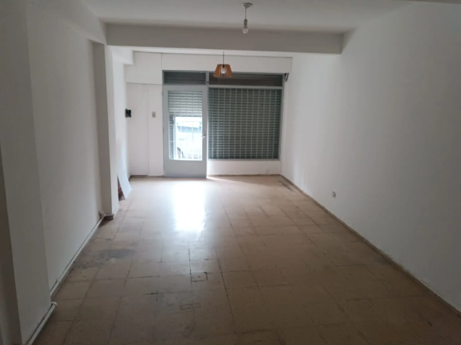 Local comercial en alquiler Paso de los Andes 66