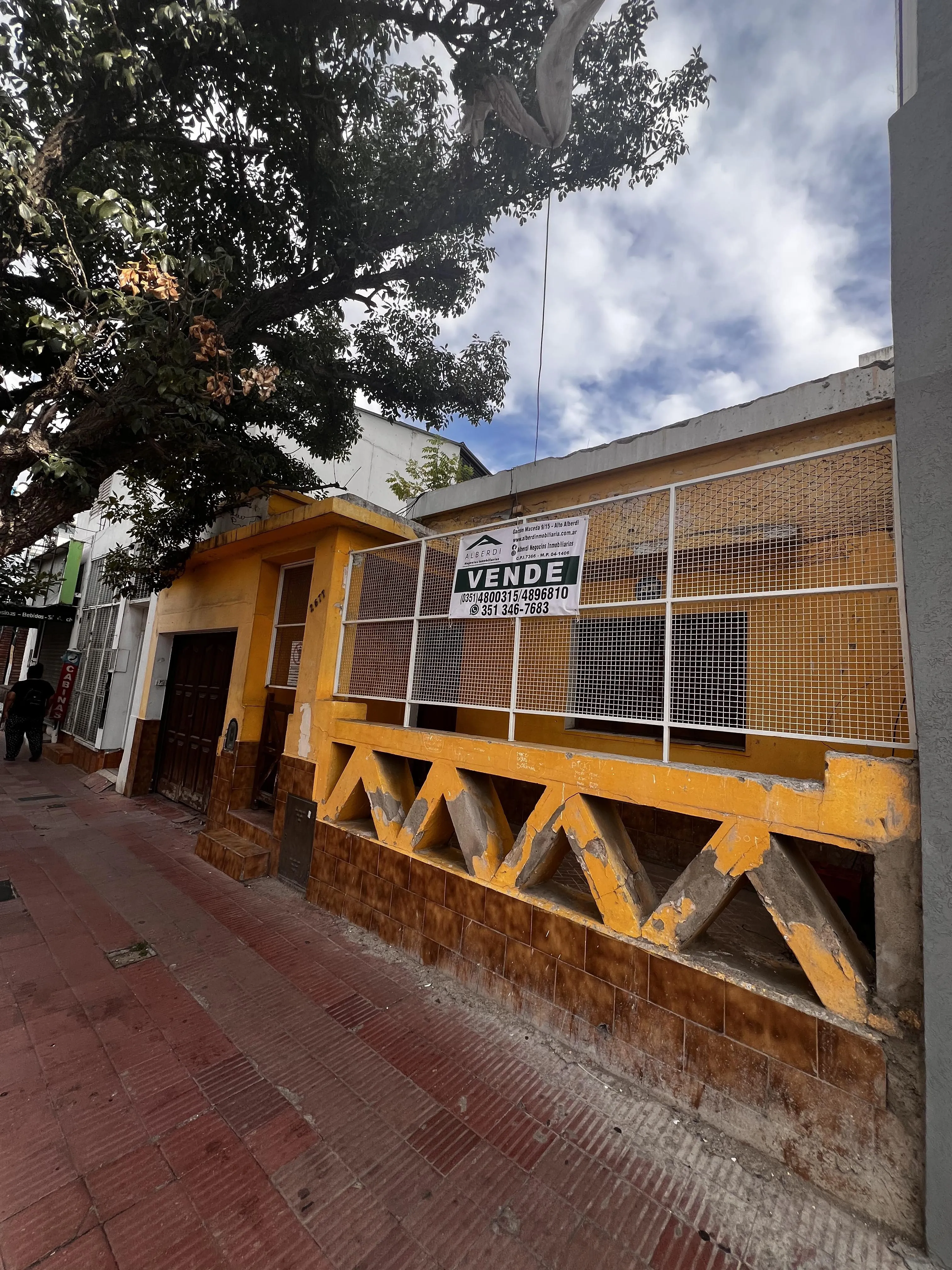 ALBERDI NEGOCIOS INMOBILIARIOS TERRENO EN VENTA EN CALLE AVENIDA COLON 2677 BARR...
