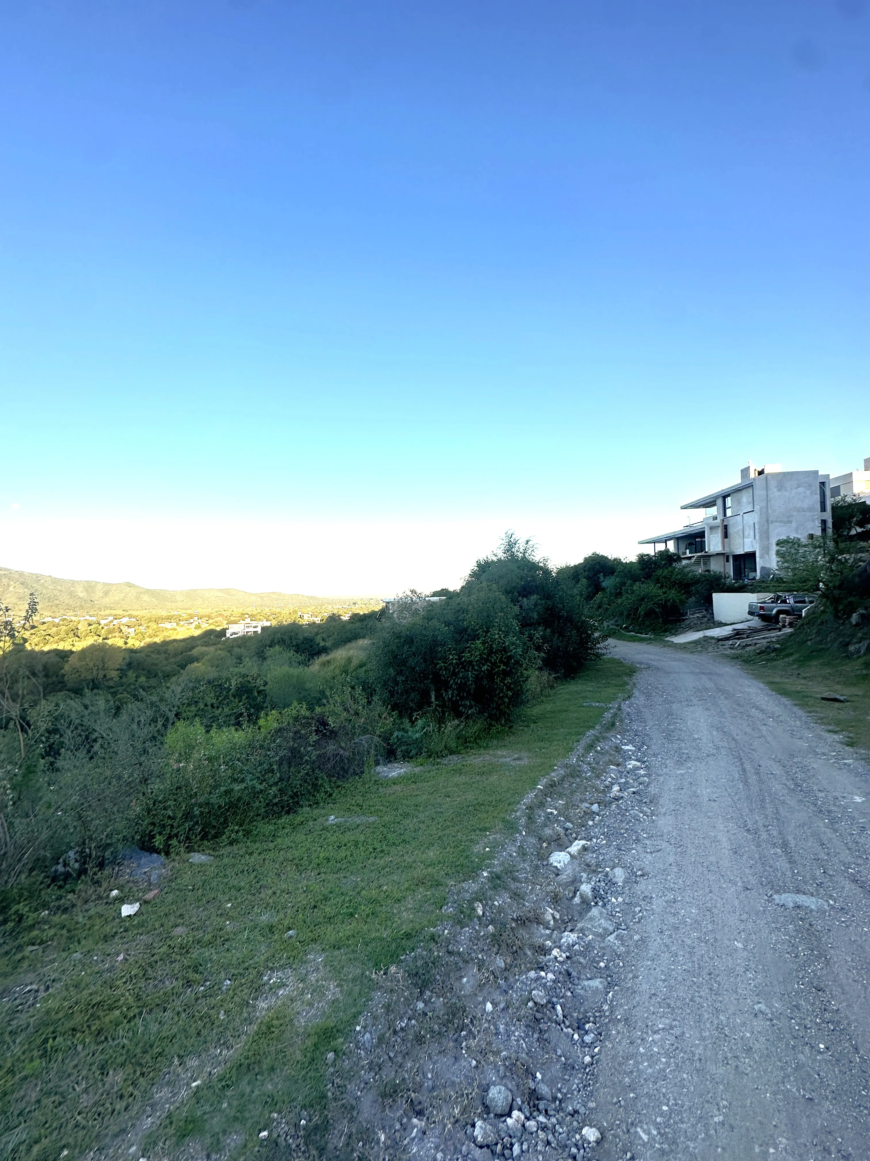 VENTA TERRENO  1040m2 FONDO RESERVA CON ARROYO -  VISTA UNICA - ESCUCHA OFERTA