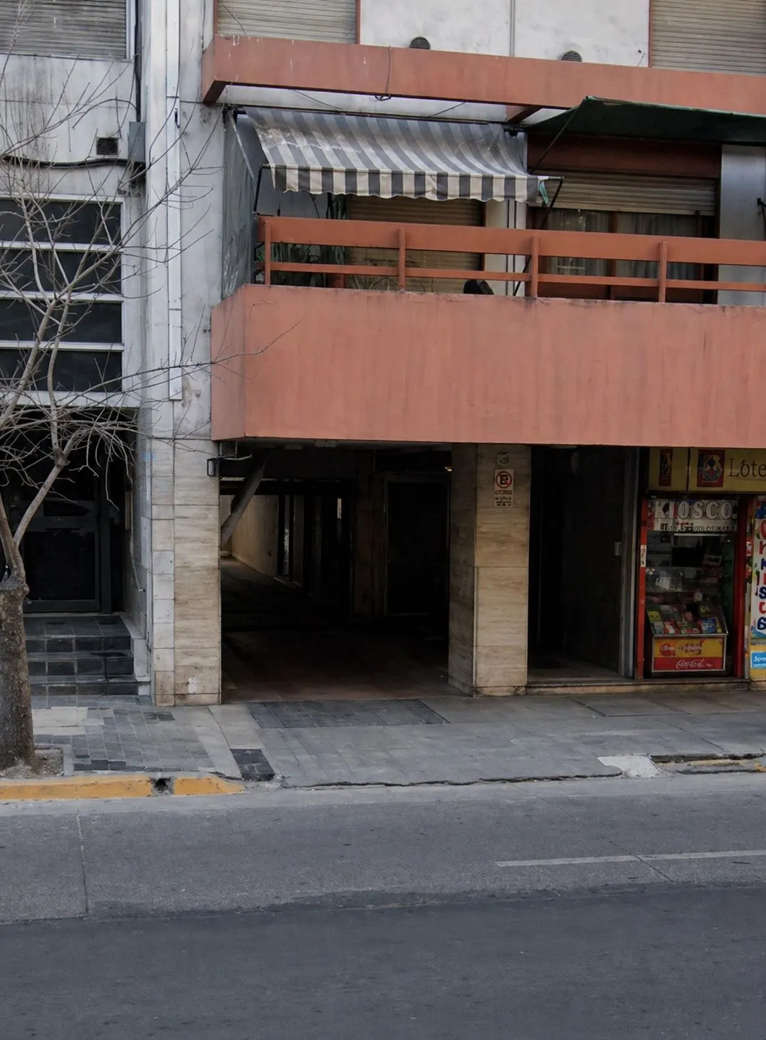 Cochera cubierta 13,74 mtrs - Av. Colon al 600 - Centro