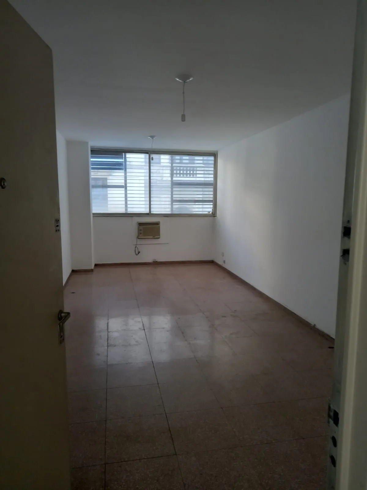 ALQUILER OFICINA - ITUZAINGO 94 - CENTRO