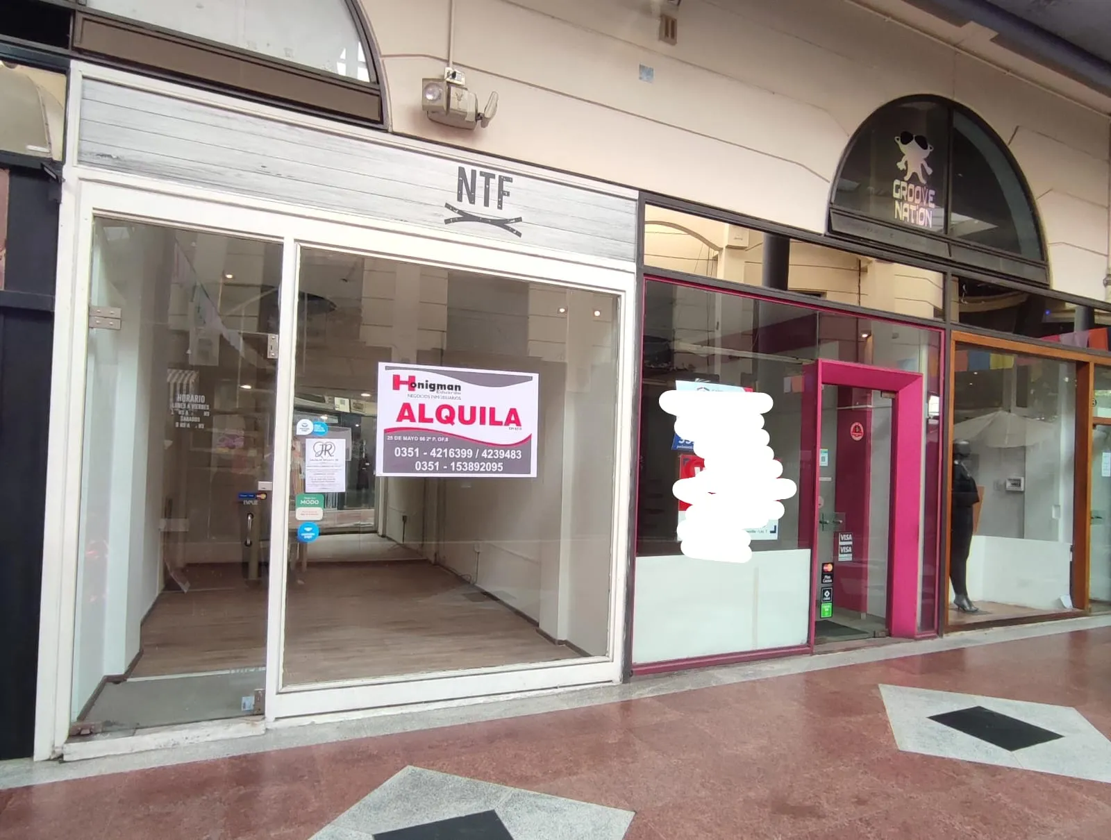 Local comercial en 9 de Julio salón de venta vidriado y entrepiso