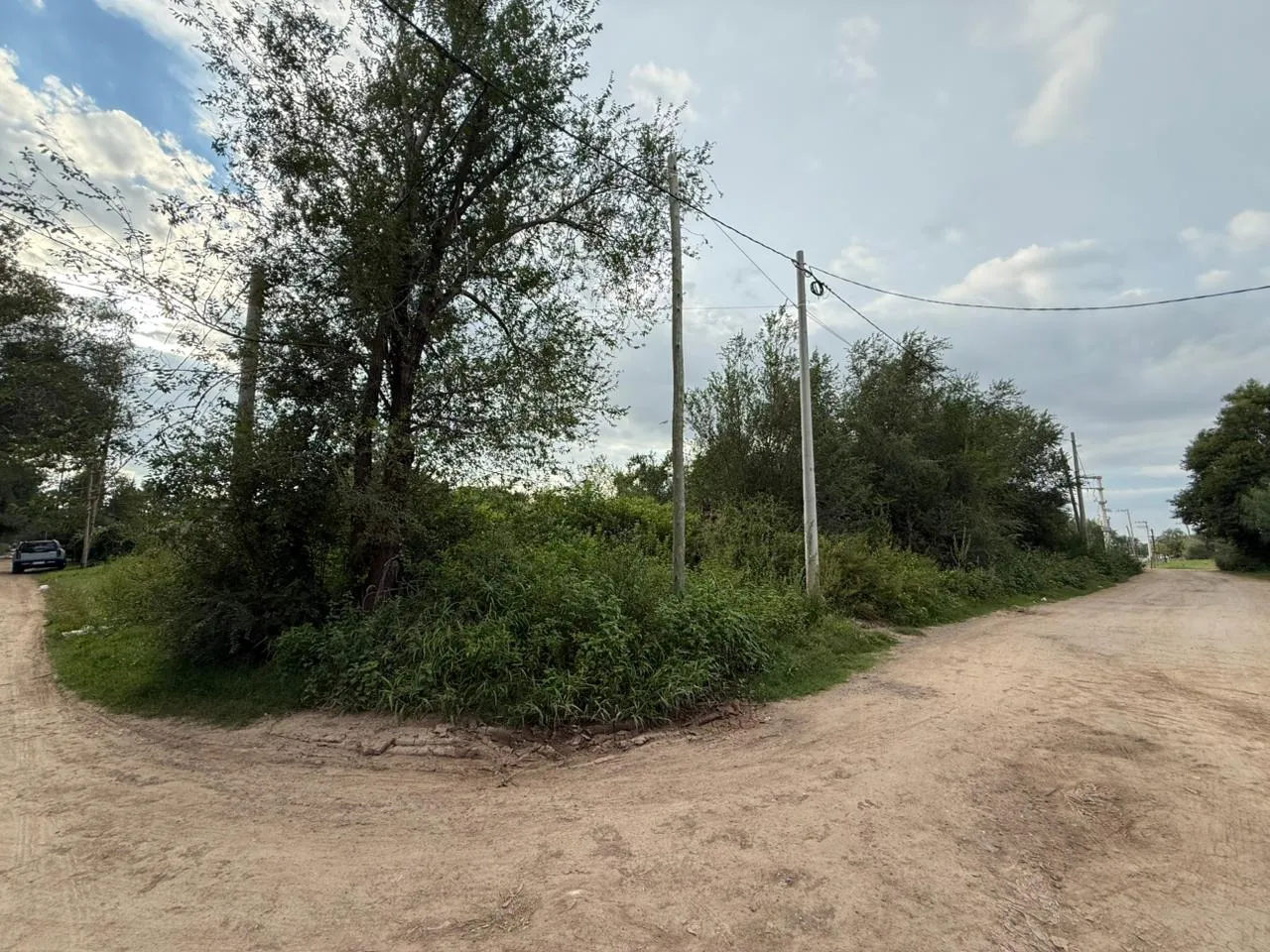 VENTA TERRENO 2395 M2 - BARRIO LOS BOULEVARES.