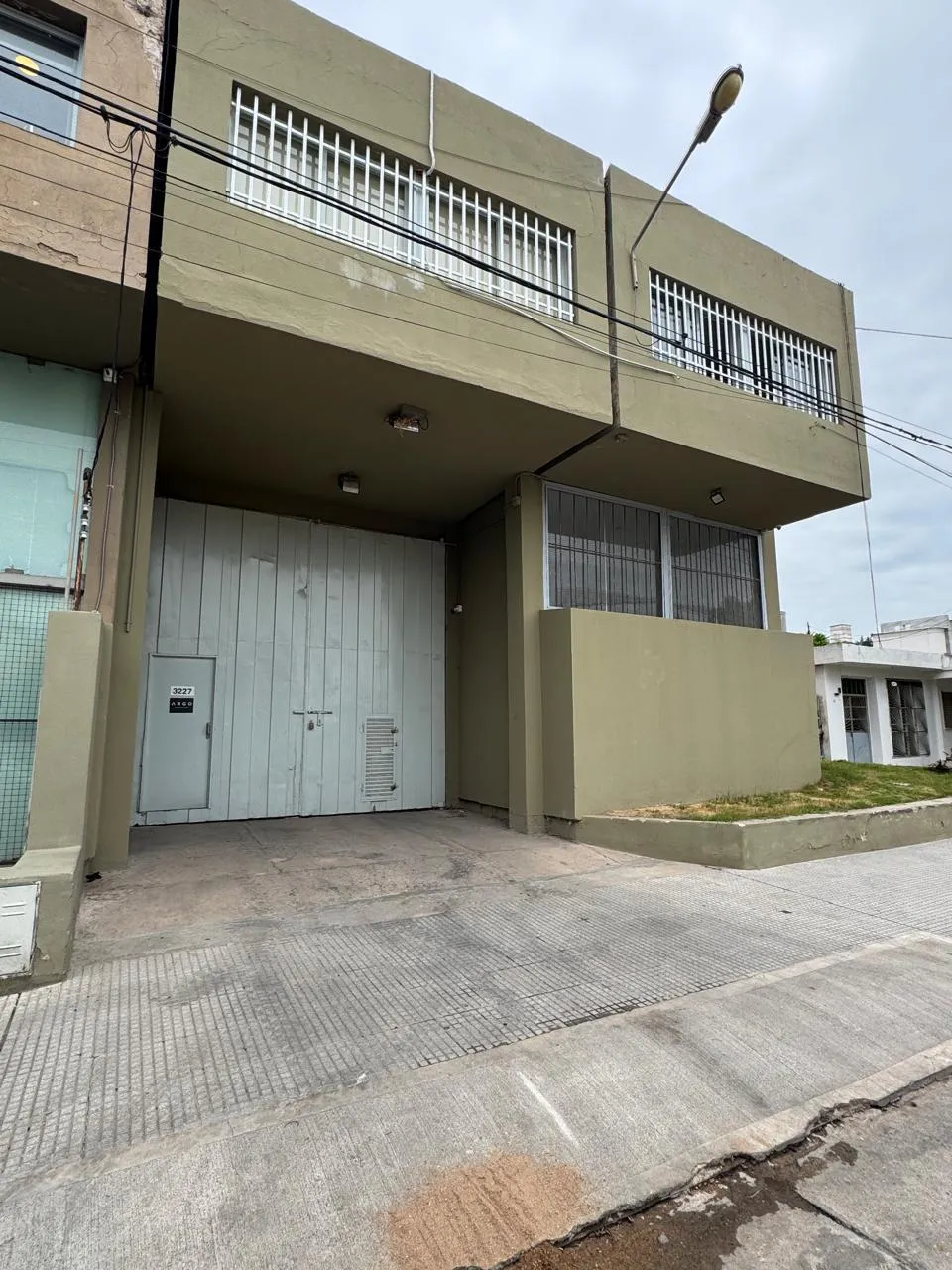 Se vende galpon con oficinas en barrio jardin. Ideal inversionistas!!!