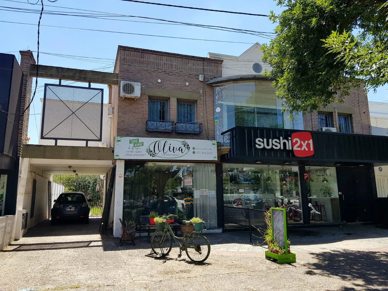 EXCELENTE LOCAL COMERCIAL EN PLENO CERRO DE LAS ROSAS