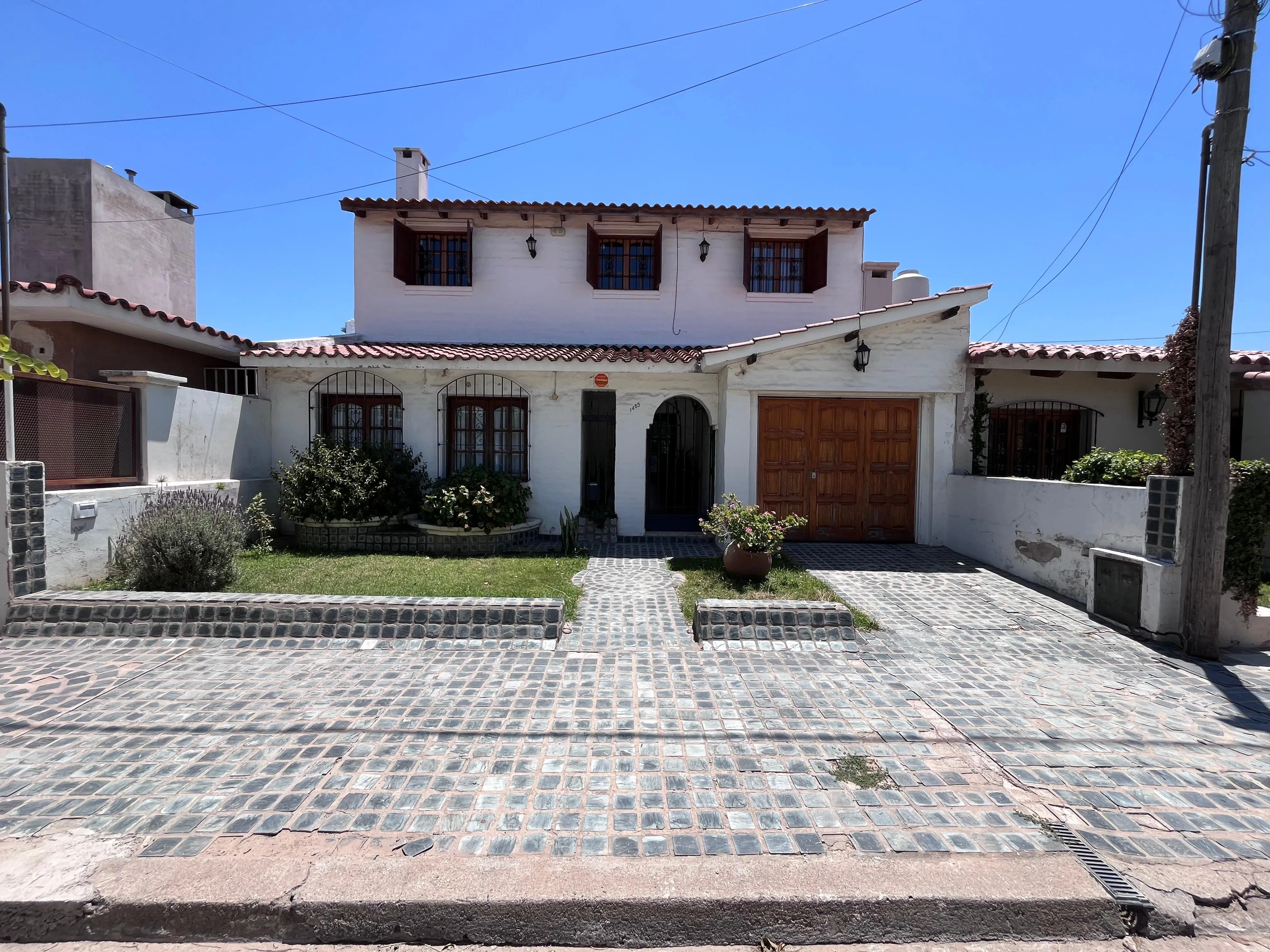 !!VDO. EXCELENTE CASA 3 DORM. PATIO C/ QUINCHO Y PILETA B° CRISOL SUD!!