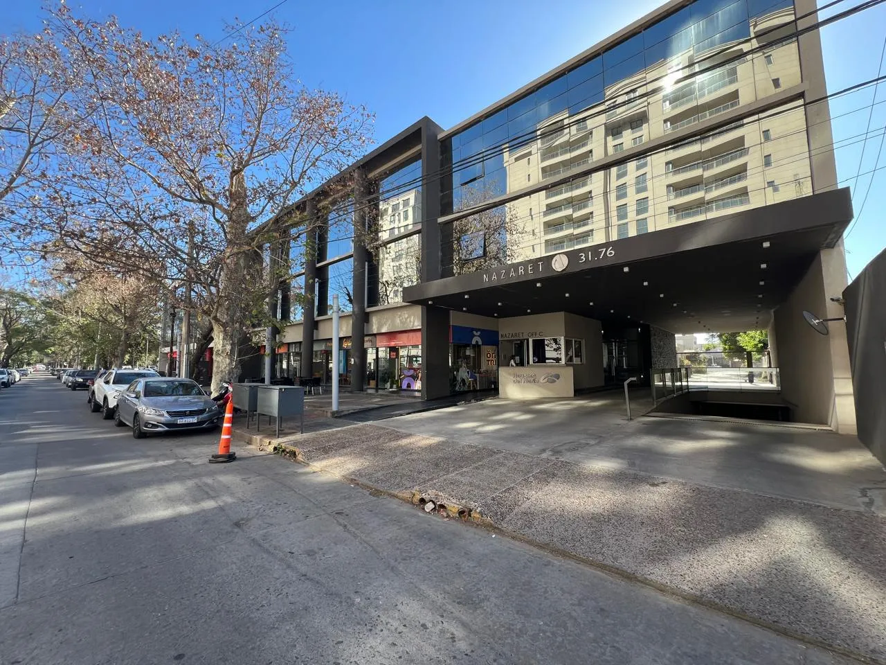 COCHERA EN ALQUILER -BARRIO LAS ROSAS SOBRE CALLE NAZARET