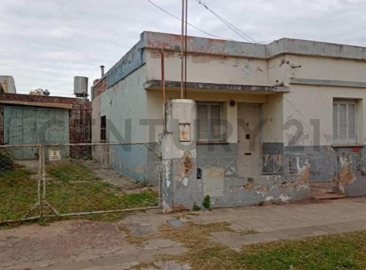 Casa · 184m² · 4 Ambientes · 2 Cocheras