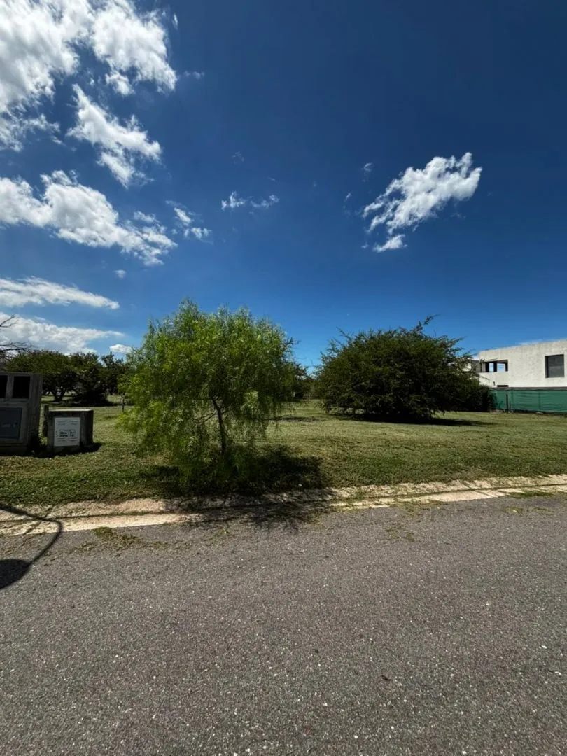 Terreno en venta  Las Cañitas