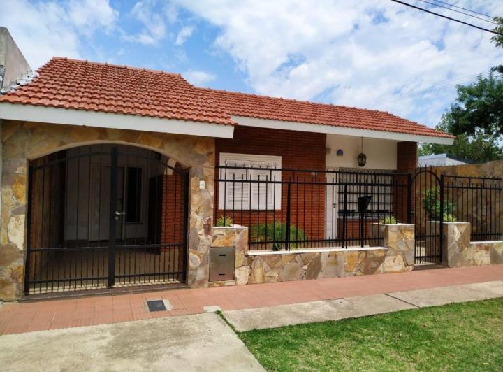 Casa · 86m² · 4 Ambientes · 1 Cochera