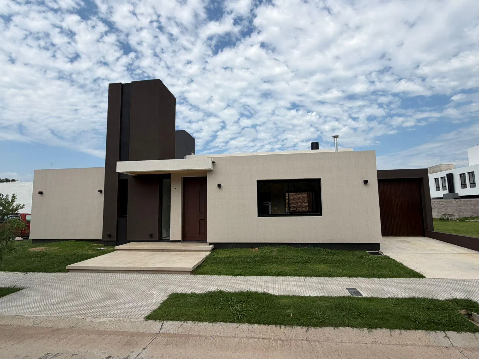 CASA PLANTA BAJA  A ESTRENAR BARRIO CAMPO CHICO !!