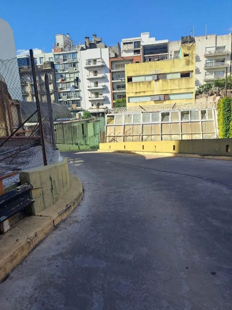 Cochera - AV. Emilio Olmos 200