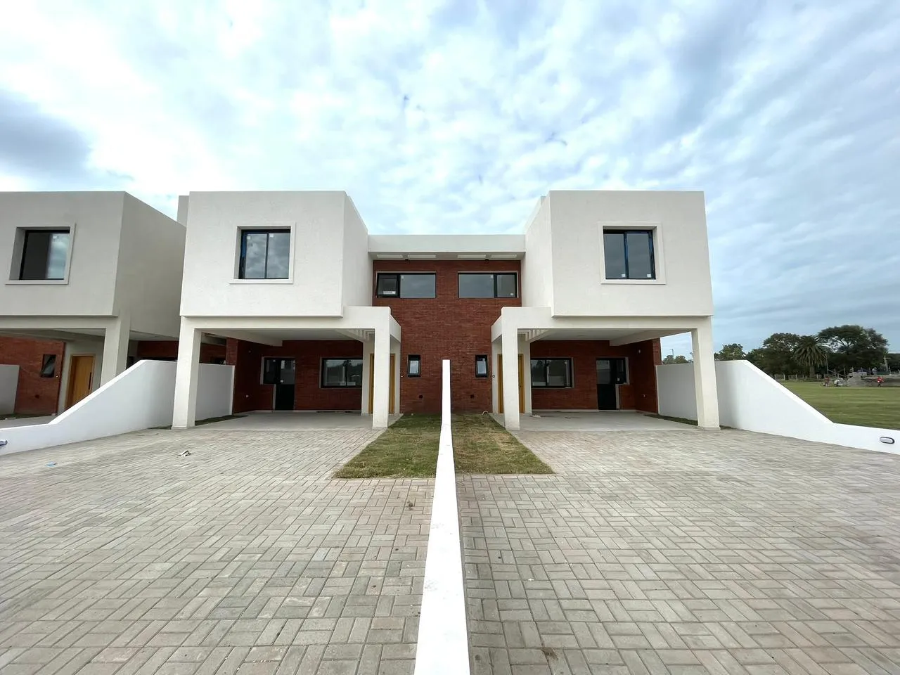 SAN GUILLERMO CASA EN VENTA A ESTRENAR SOBRE OHIGGINS AL 7000