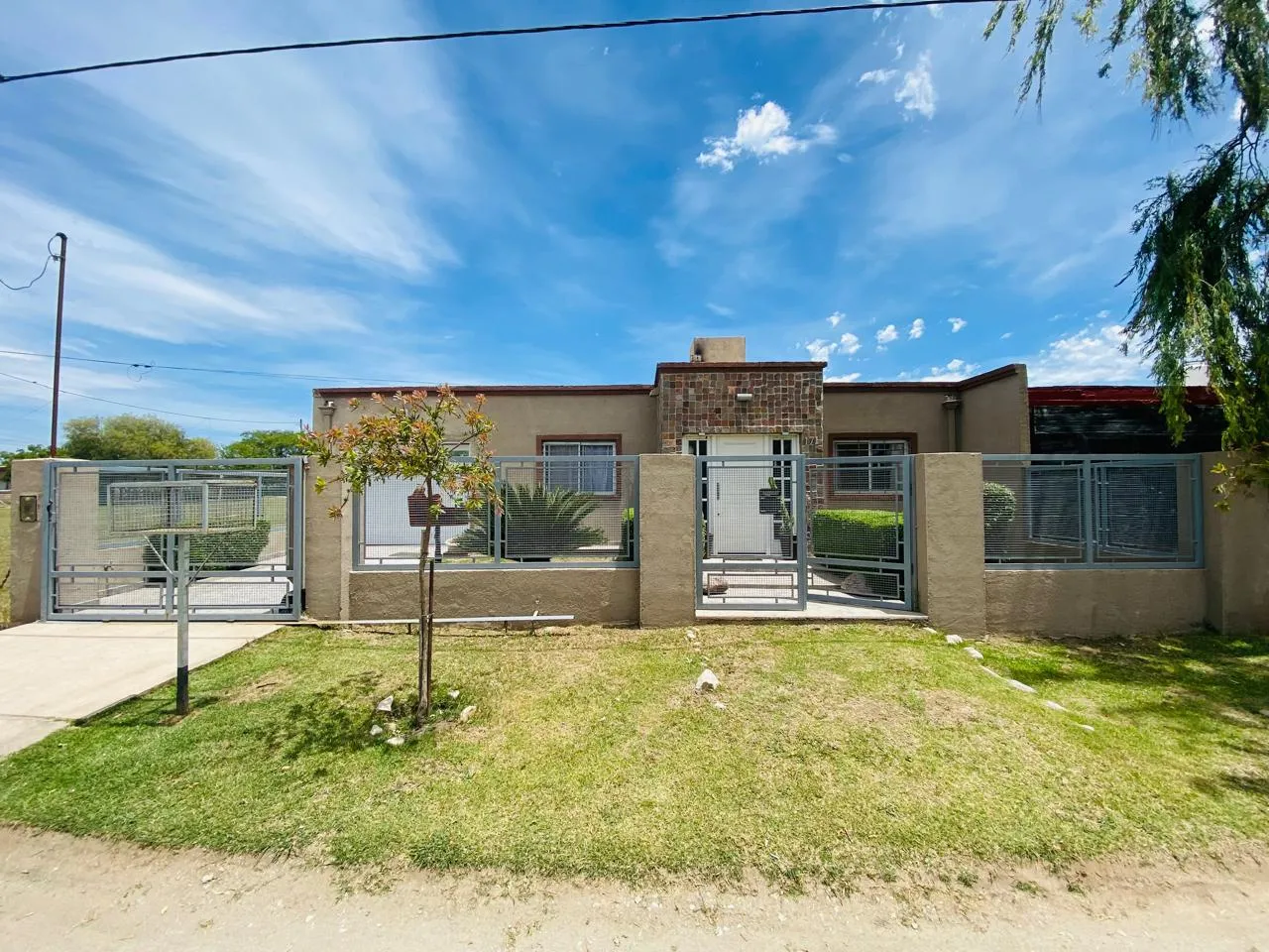 CASA EN VENTA EN VILLA PARQUE SANTA ANA - CORDOBA-