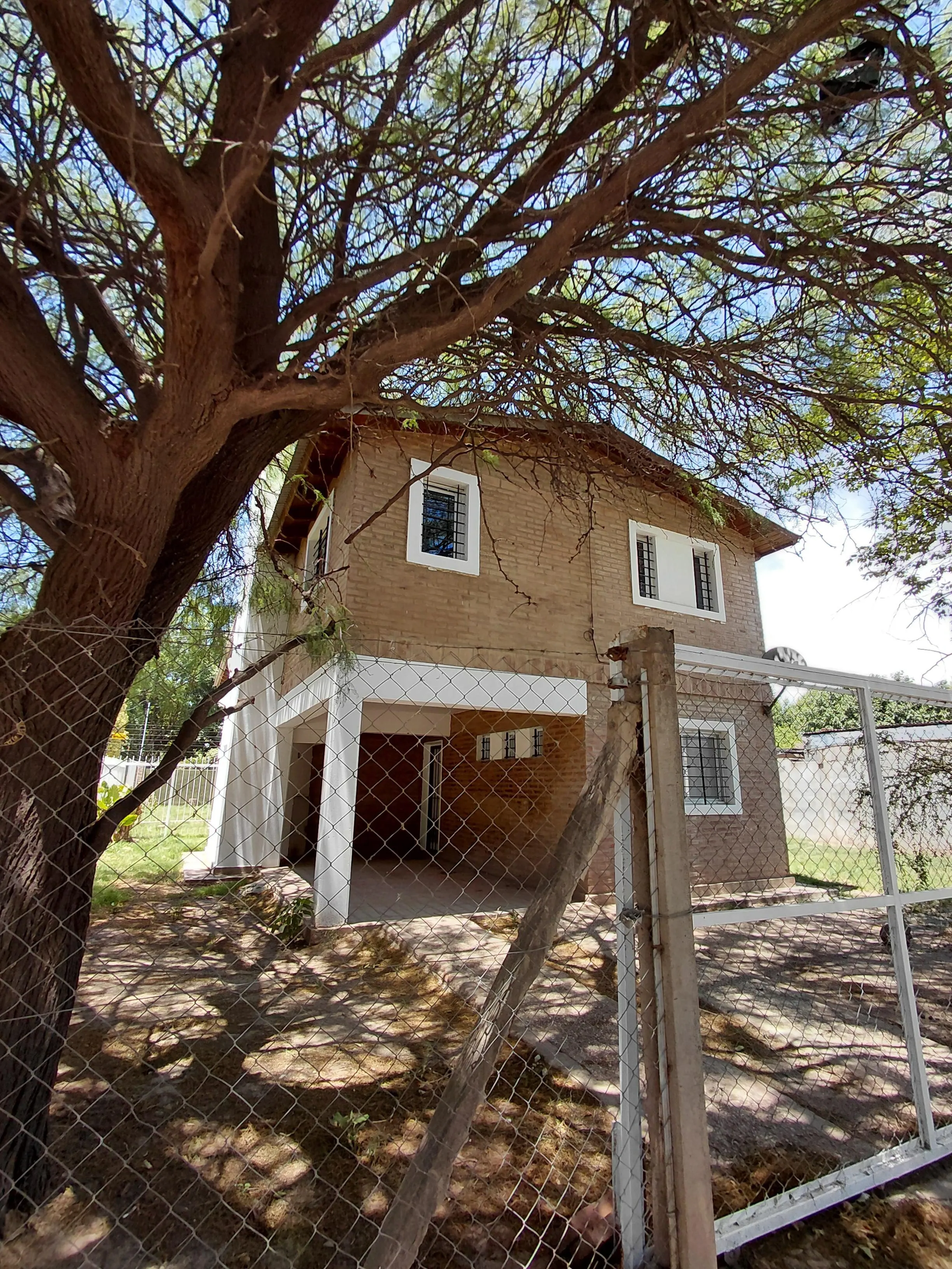 VENDO CASA 3 DORMITORIOS