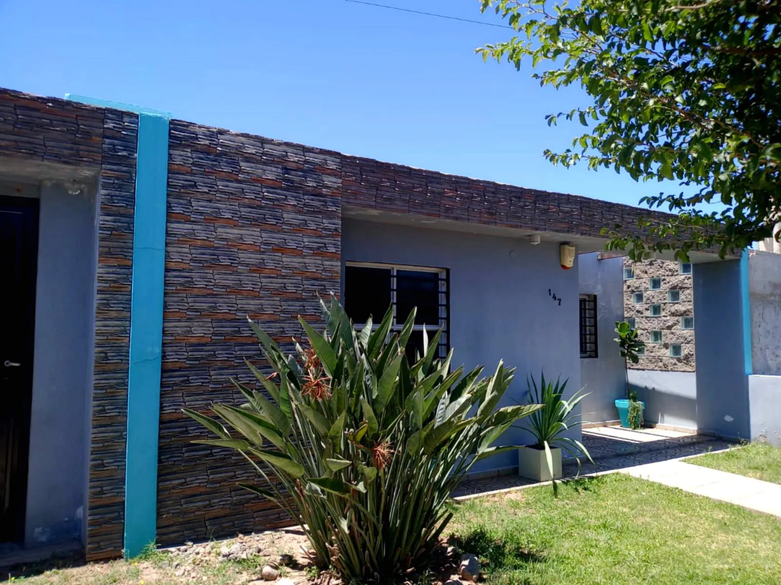Casa moderna en Malvinas Argentinas