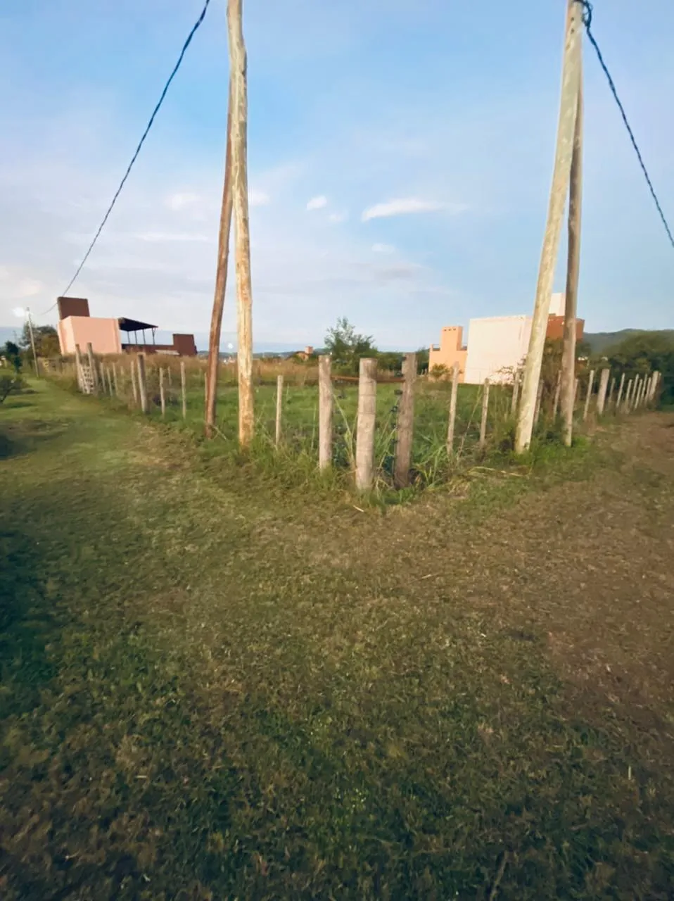 LOTE EN ESQUINA A LA VENTA - 600mts2 - B Del Lago - Potrero De Garay
