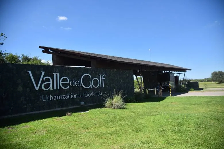 ¡Venta! Lote en Barrio Privado Valle del Golf ¡Lote Fondo Norte!