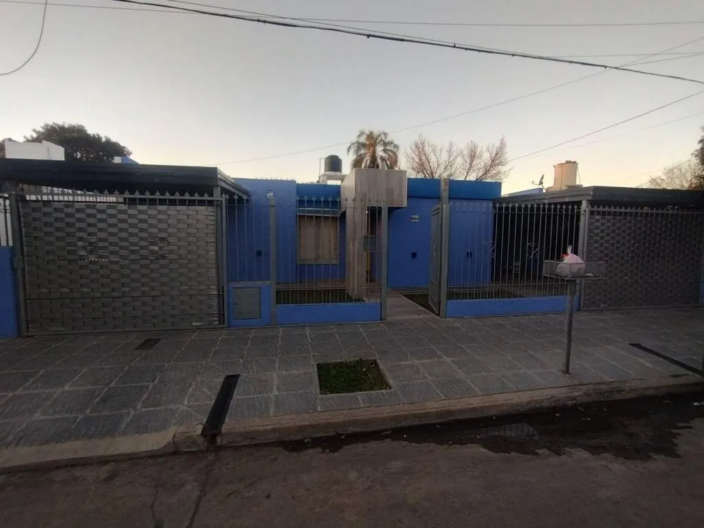 Casa 100% reciclada - Impecable - 4 Dorm