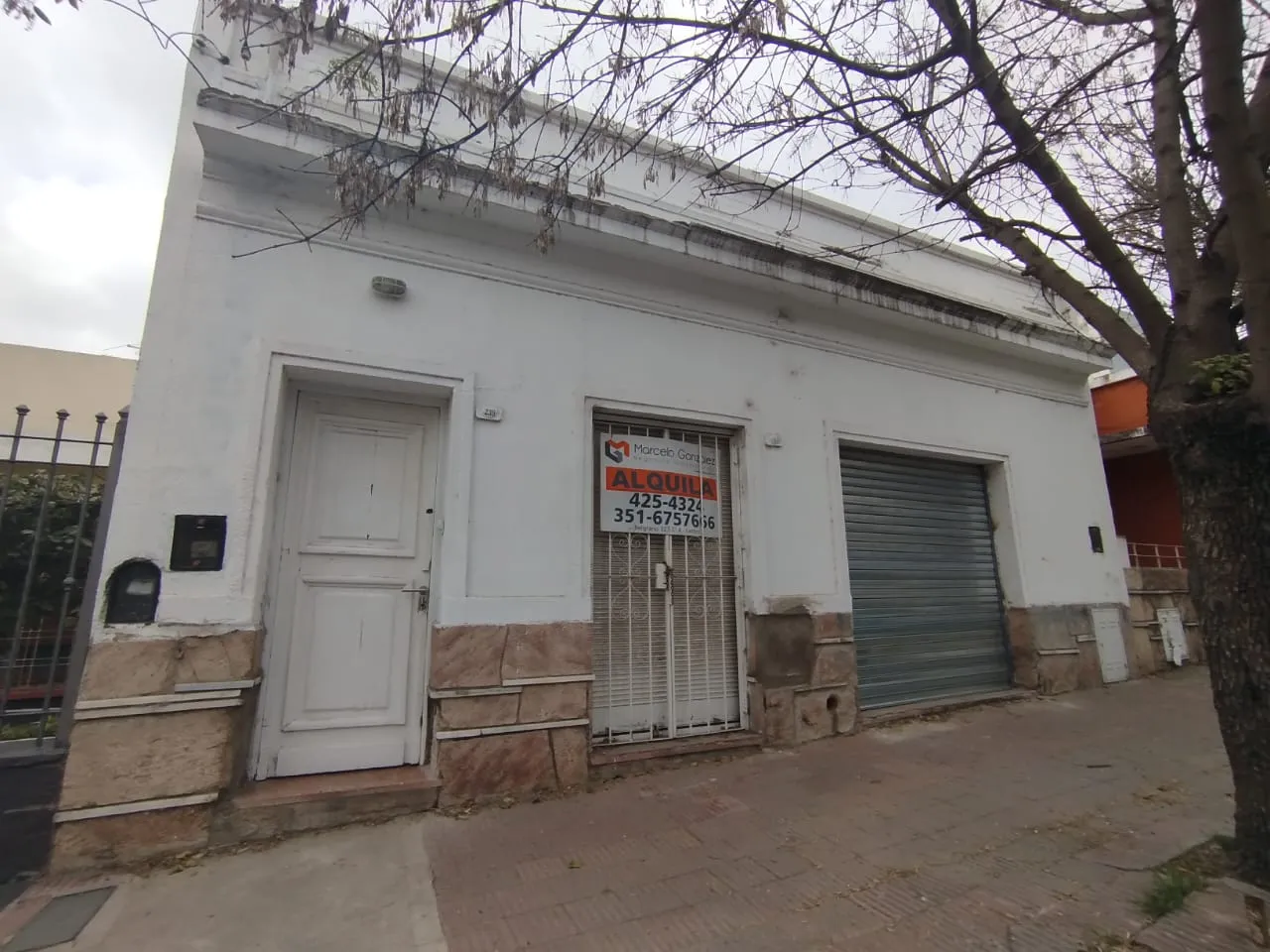 ALTO ALBERDI, S/ VIEYTES, A MTS DE DUARTE QUIROS,  LOCAL DE 35 M2 CON BAÑO