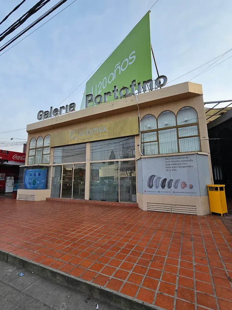 VENTA HERMOSA OFICINA EN CERRO DE LAS ROSAS