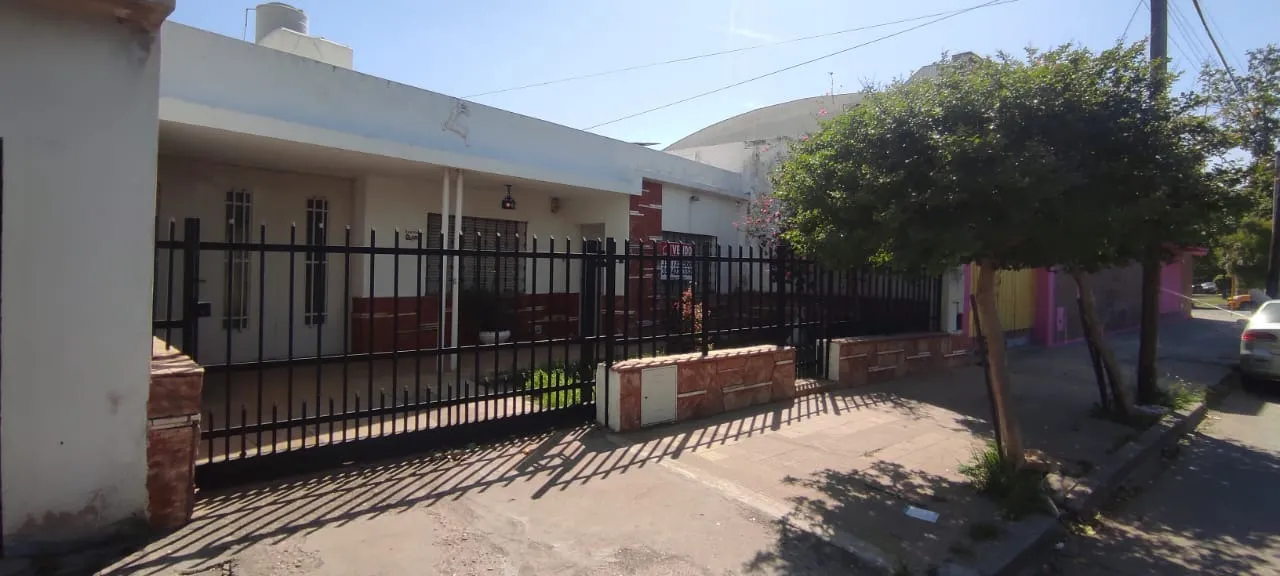 ¡Oportunidad! Gran Casa con Galpón en Zona Sur a Minutos de Circunvalación!